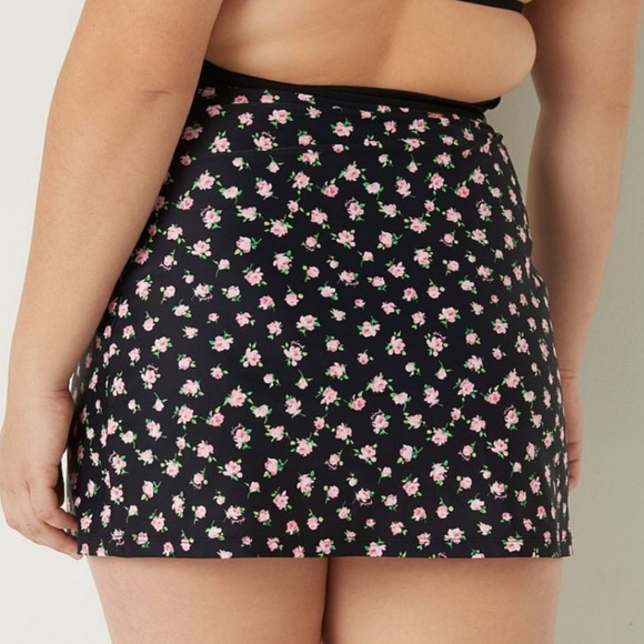 High-waisted Bikini &
Mini Skirt Cover-up PINK Victoria's Secret - Picture 4 of 8